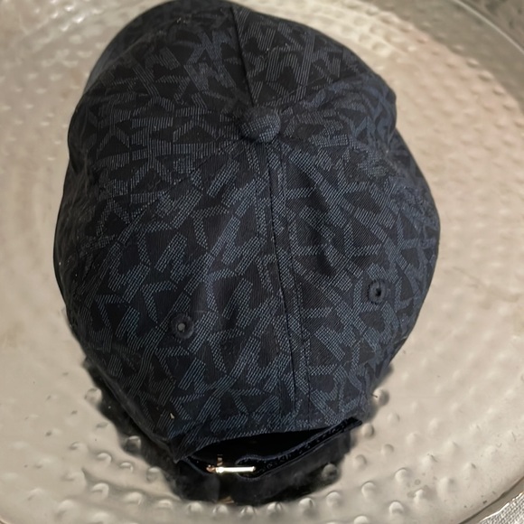 NWT🖤🖤Michael Kors 🖤🖤Black Baseball Hat 🧢 MK - Picture 7 of 10